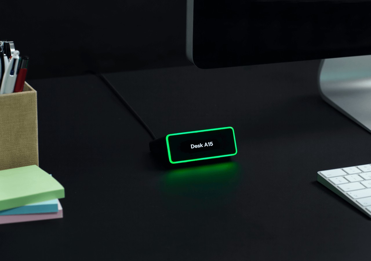 The Kleeo desk manager lights up green to indicate a free desk.